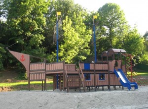 Игровое оборудование для детской площадки 
