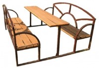 Стол со скамейками с фигурными спинками и подлокотниками